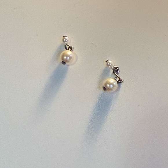 Elegant Cream and Brown Ceramic Bust - Picture 16 of 17